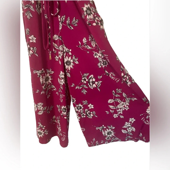 NWOT Maggy London High Neck Floral Pattern Jumpsuit in size 4 - Picture 3 of 10
